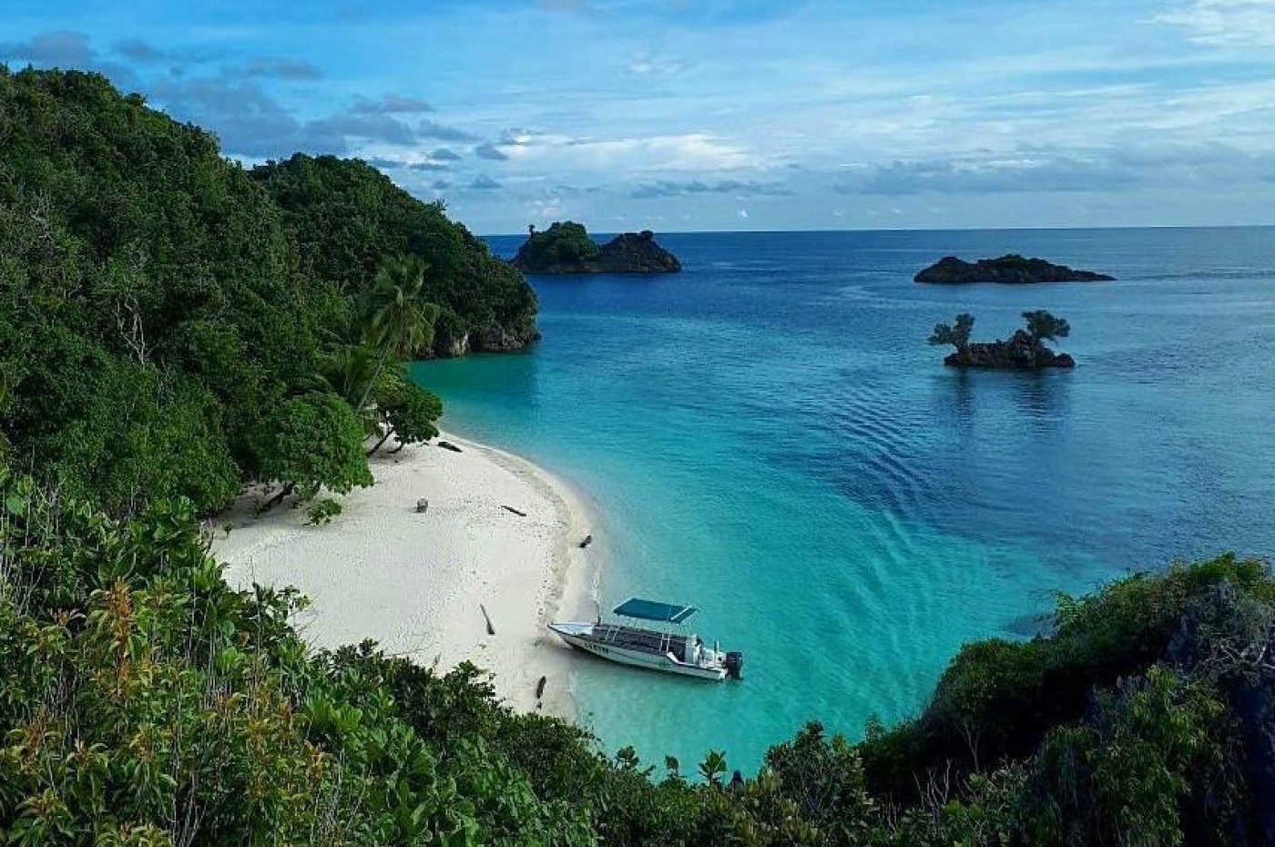 Paket Wisata Raja Ampat Misool | Tempat Wisata Indonesia